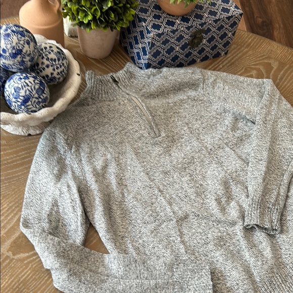 Men’s Gray & Black Marled 1/4 Zip  Sweater - Picture 5 of 7